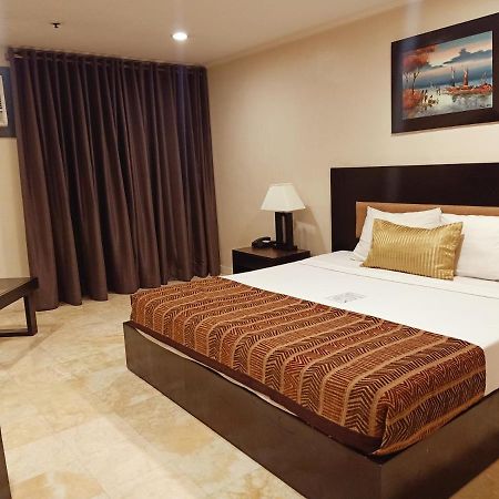 Paragon Tower Hotel Manila Exteriör bild