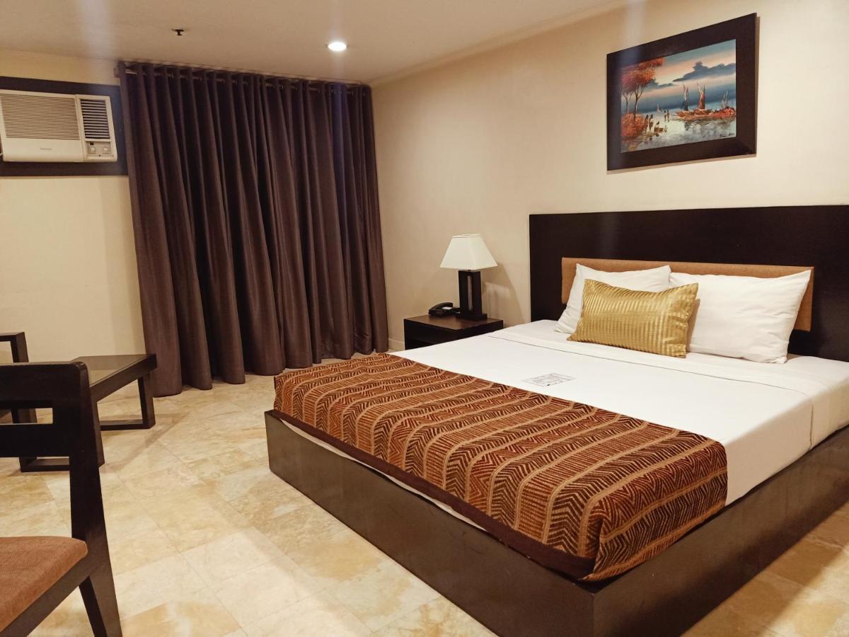 Paragon Tower Hotel Manila Exteriör bild