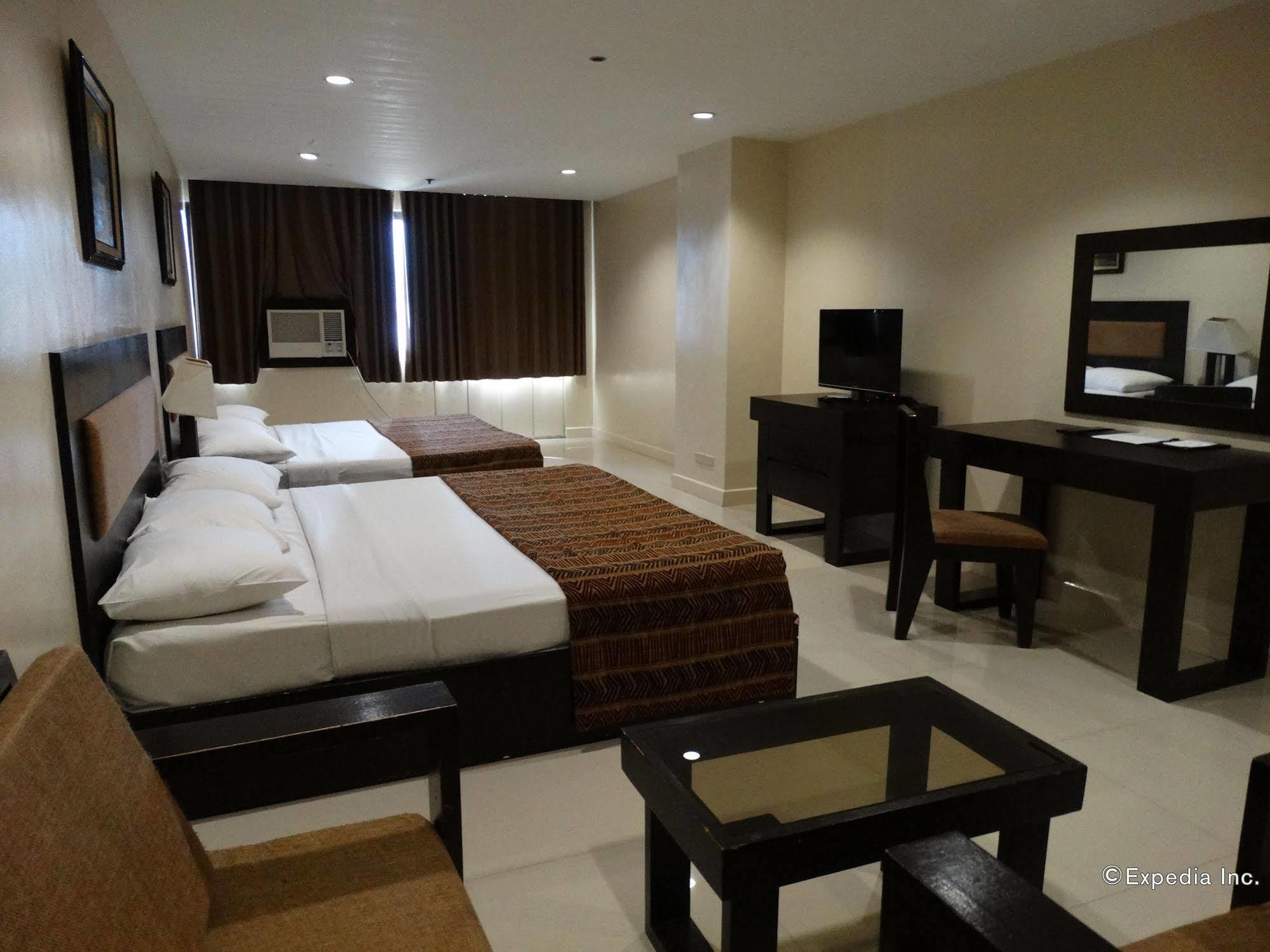 Paragon Tower Hotel Manila Exteriör bild